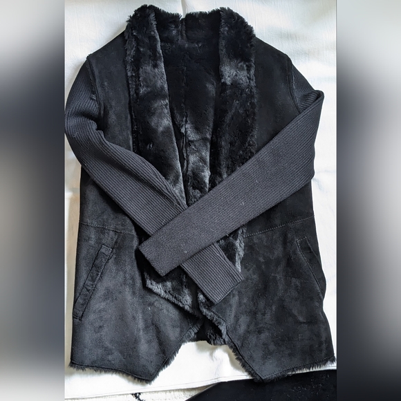 Danier faux leather warm winter cartigan - Picture 3 of 8